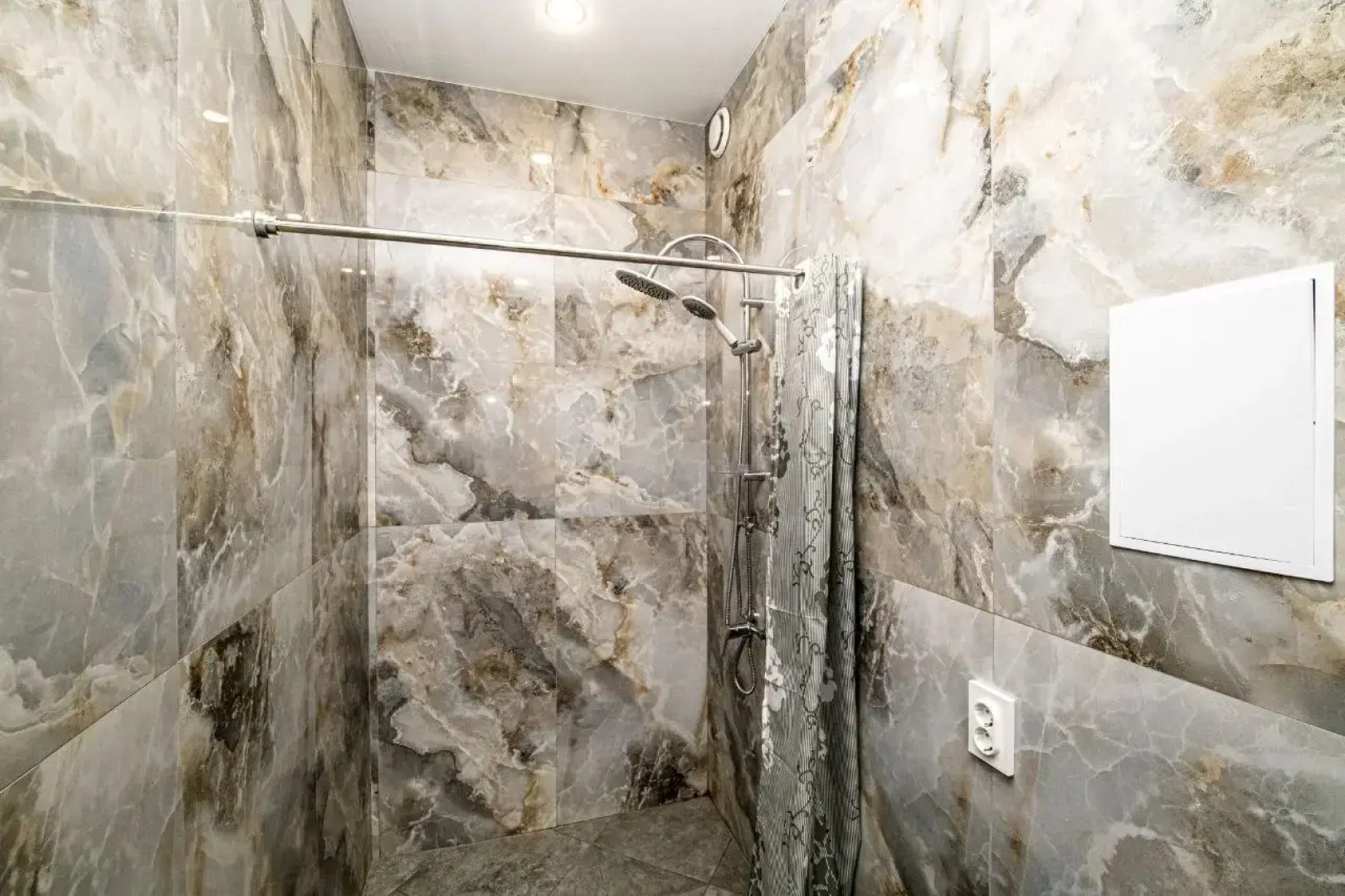 Апартаменты в Центре Города с Видом на Волгу