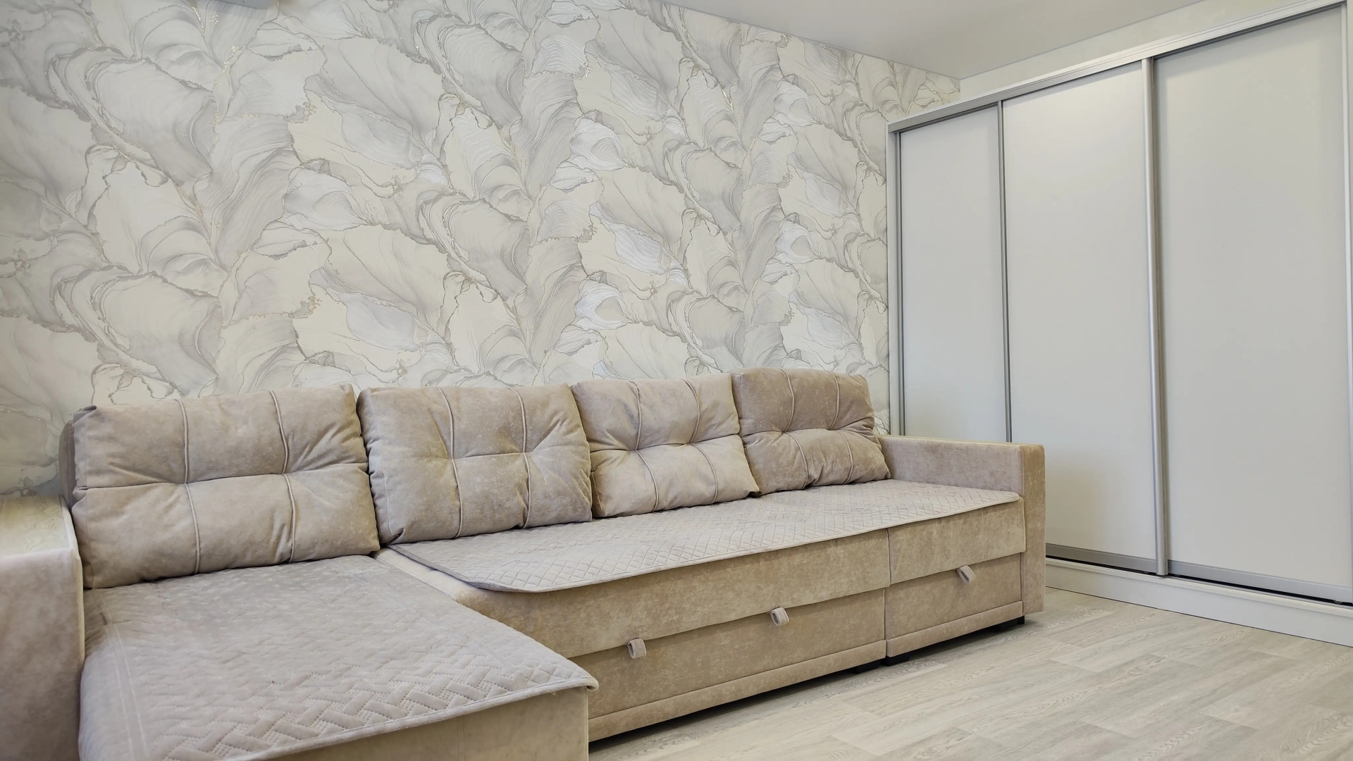 Апартаменты Panda Home возле ТЦ Остров