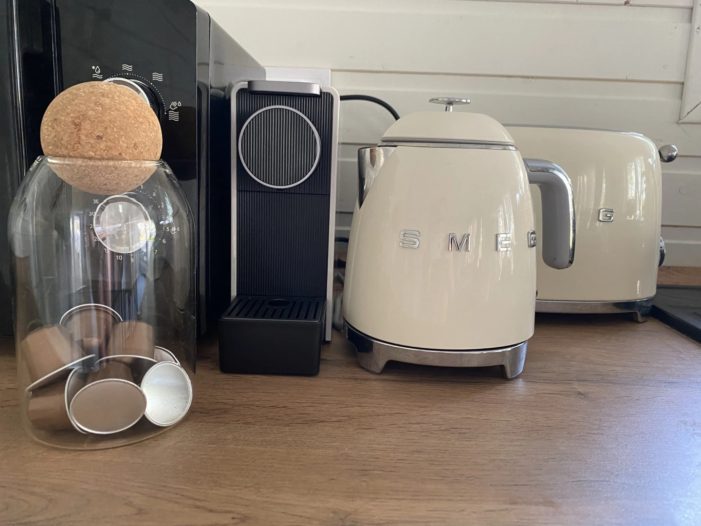 Гостевой дом в Грин Лаундж в окружении леса на берегу Истры