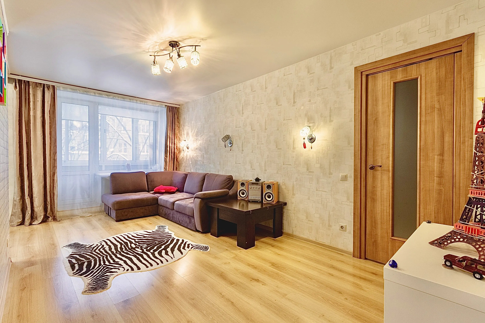 Апартаменты 1896. Большая семейная квартира для компании до 8 человек