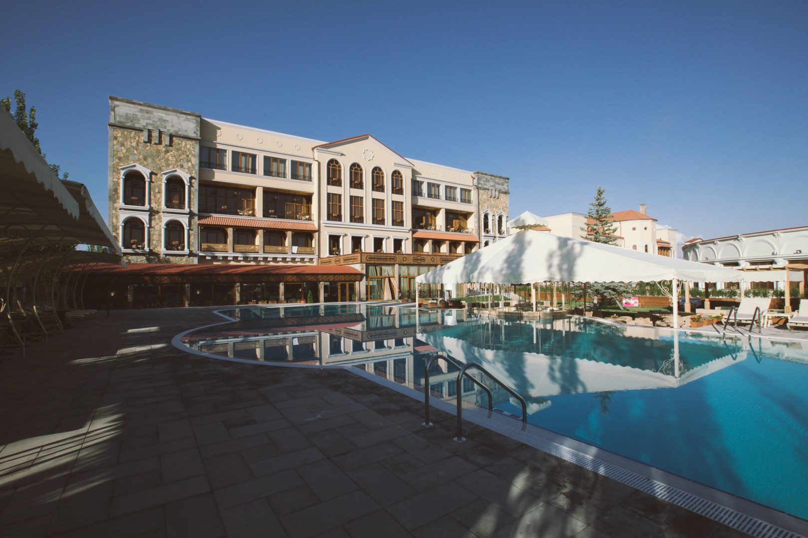 Отель Кавказ