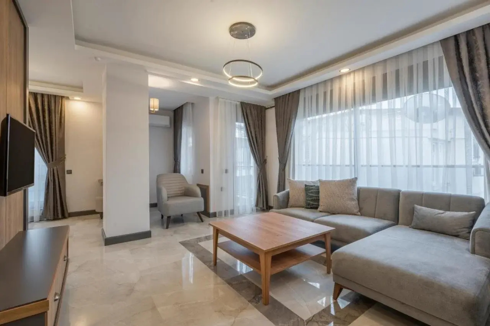 Отель Quality Gold Suite
