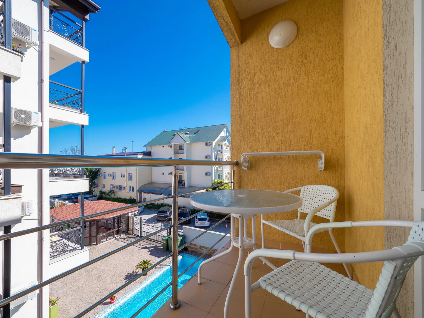 Апартаменты У Моря С Бассейном в ЖК Солнечный апр31