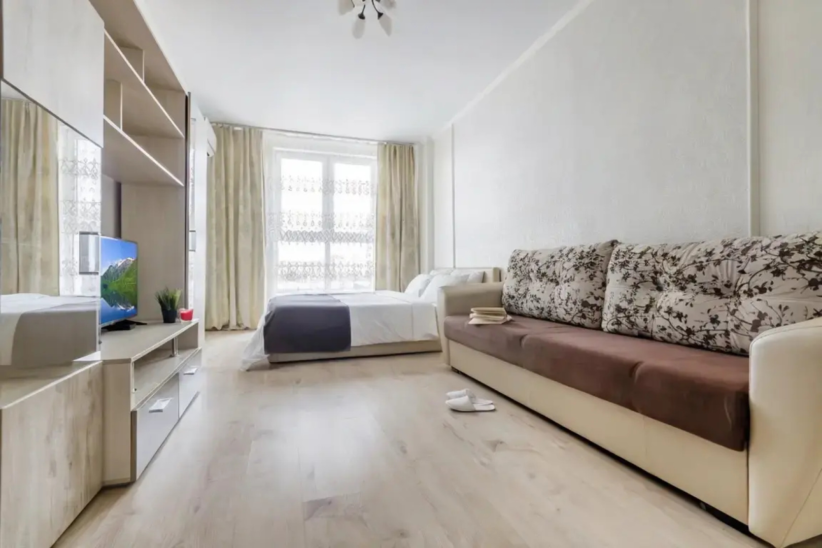 Апартаменты в спокойных тонах ЖК Большой Lounge балкон удобный матрас