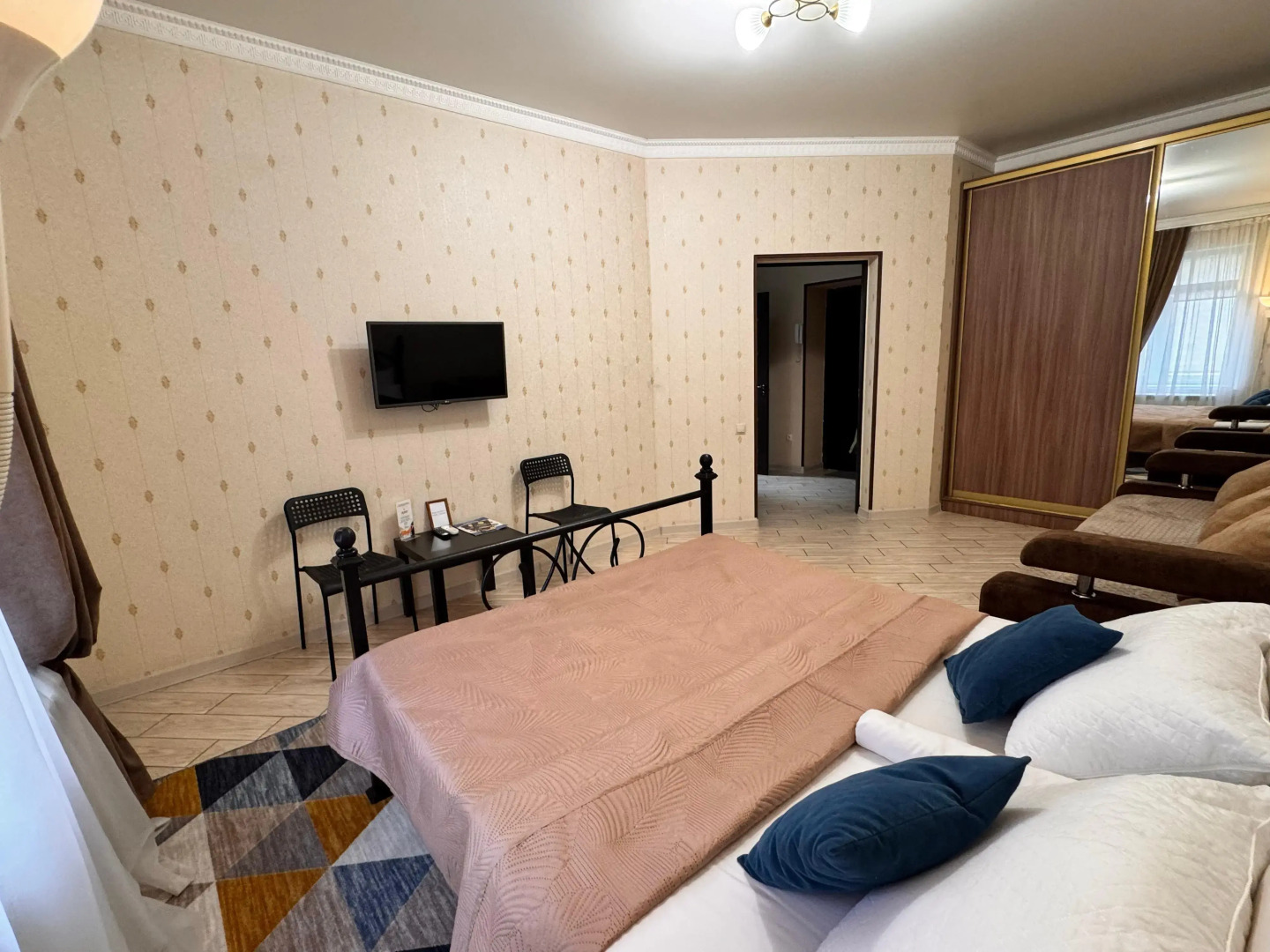 Квартира Толстого 180б 2 Этаж