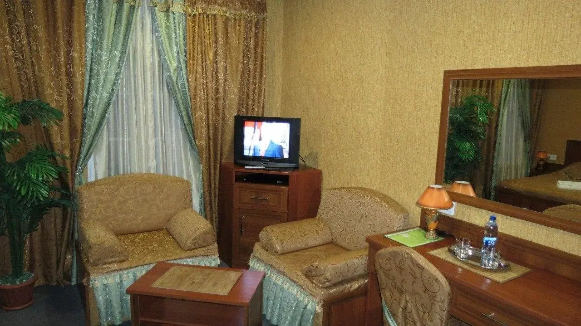 Отель Эсмеральд