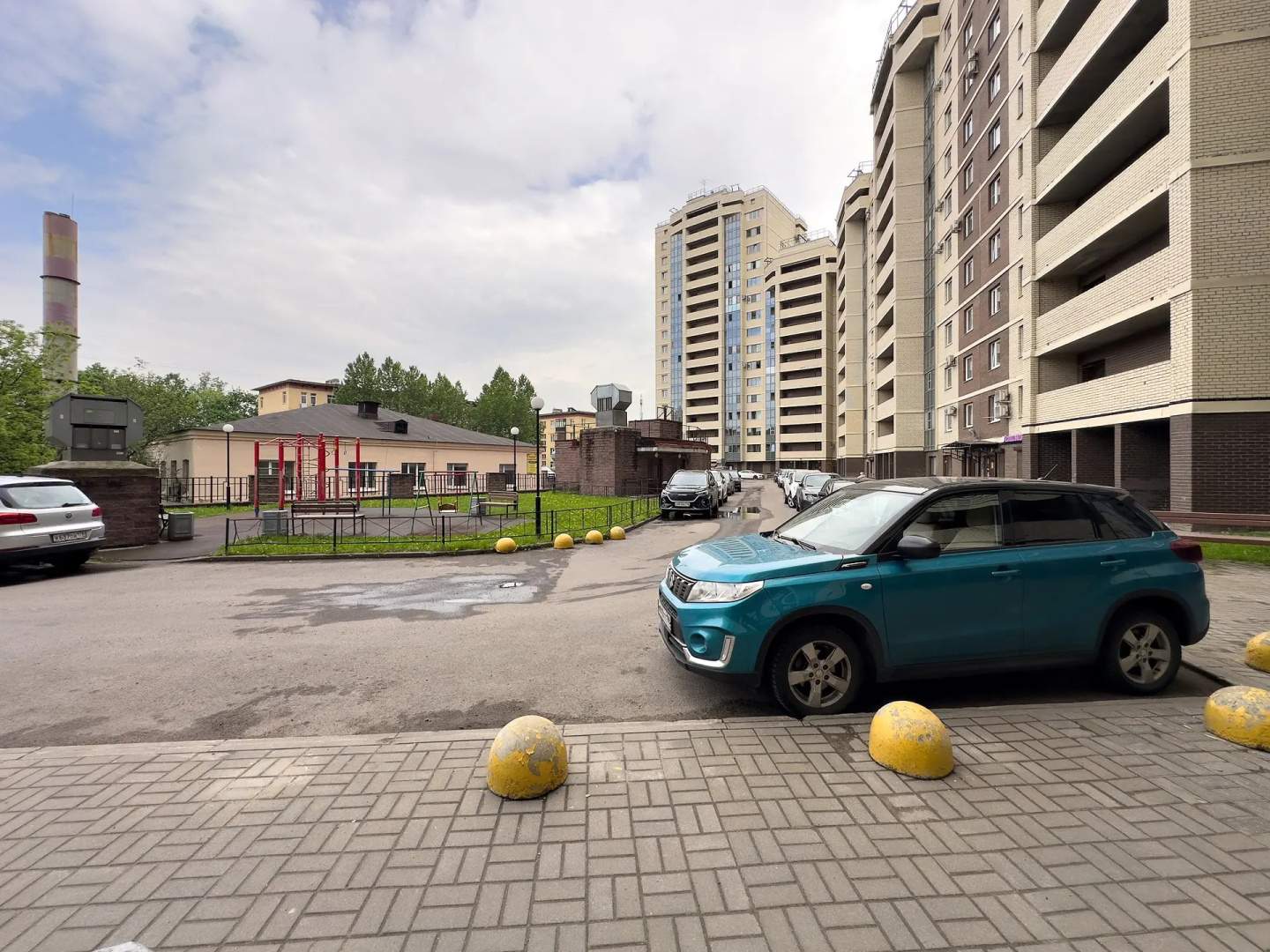 Квартира Студия Бирюза в 3 минутах пешком от метро Лесная