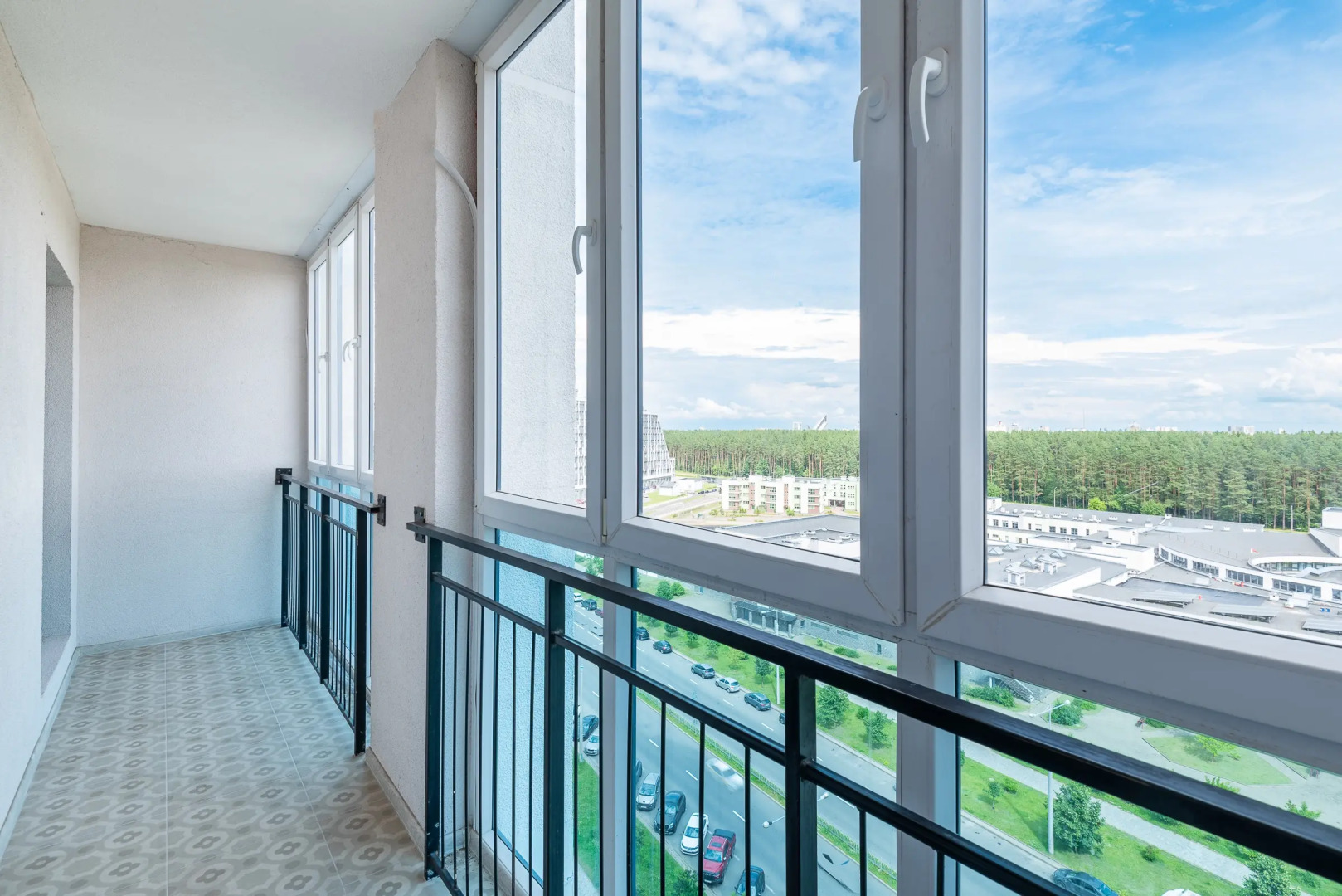 Квартира на сутки Минск Маяк Метро 3 минуты Бесконтактное заселение Wi-Fi Кухня объединена с жилой зоной Отдельная спальня