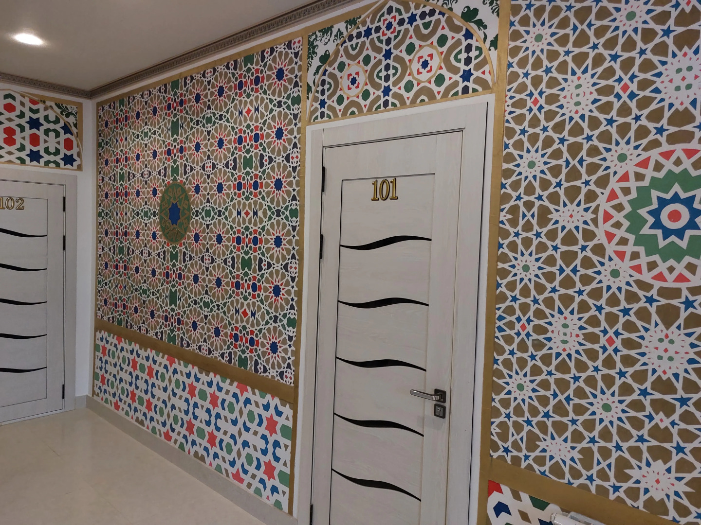 Отель Nanosh East