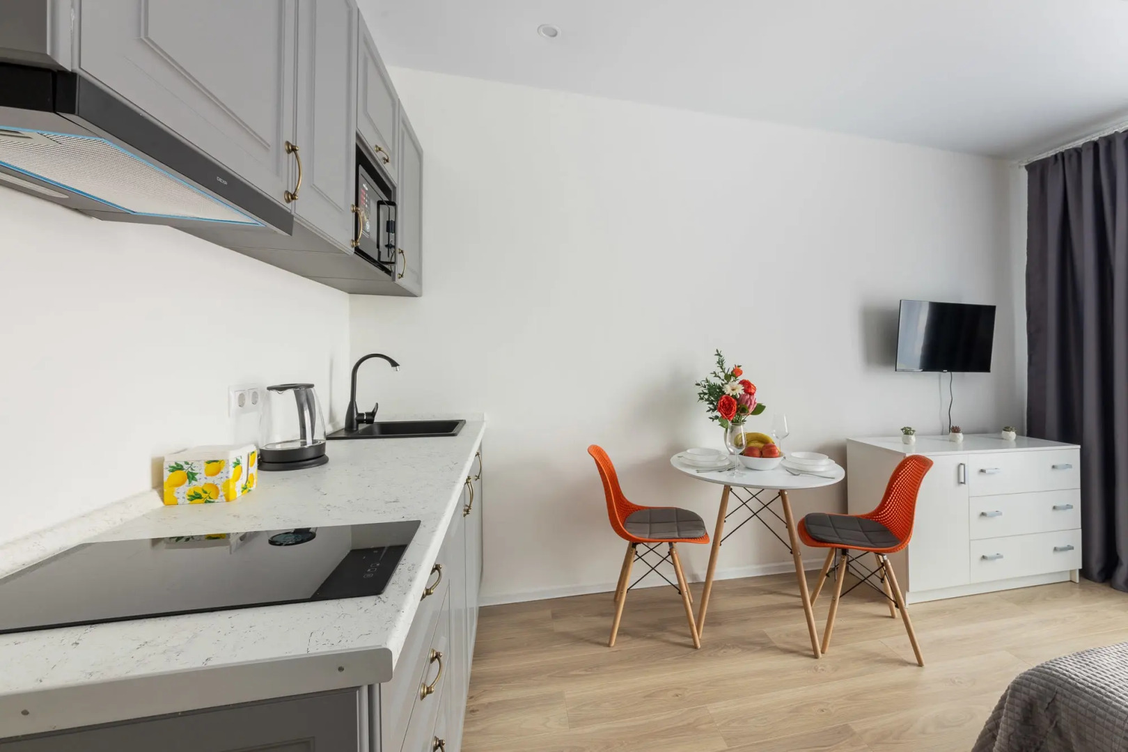 Квартира на 8 Марта 12