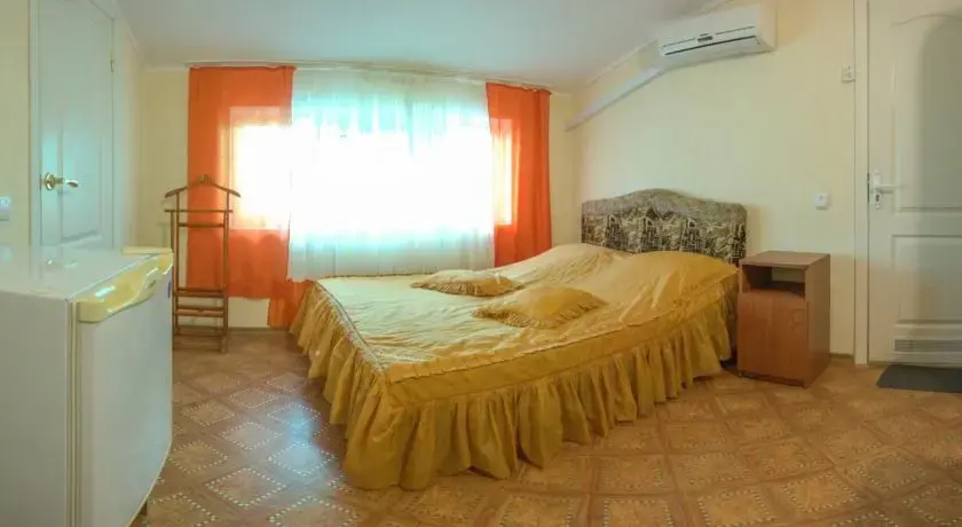 Гостевой Дом с Колоннами