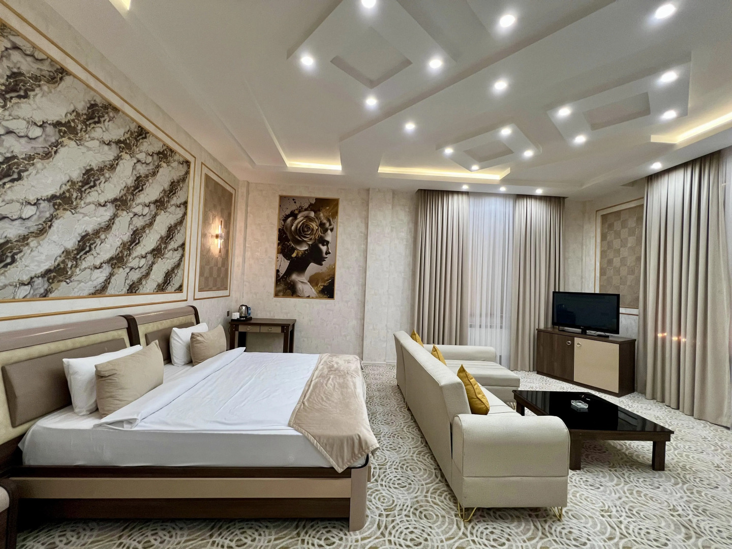 Отель Royal Mansion