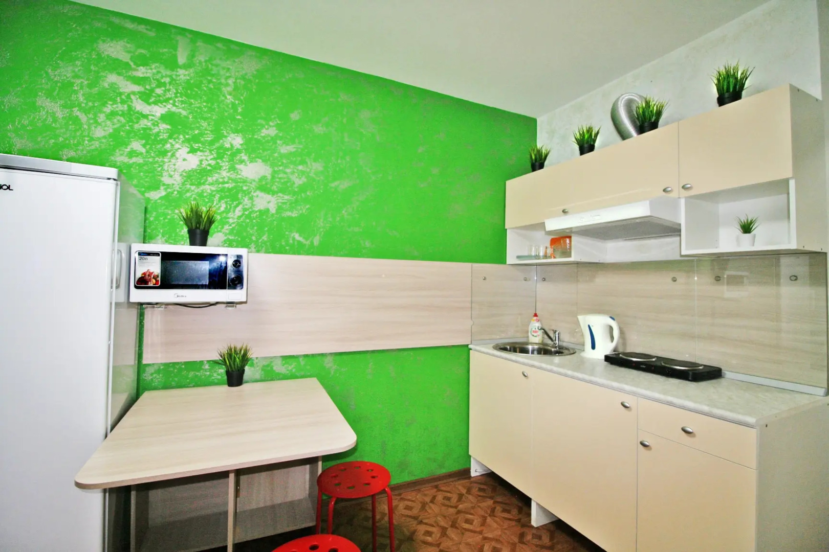 Квартира Арт-Галерея на Восточной 2к Посуточно Кириши