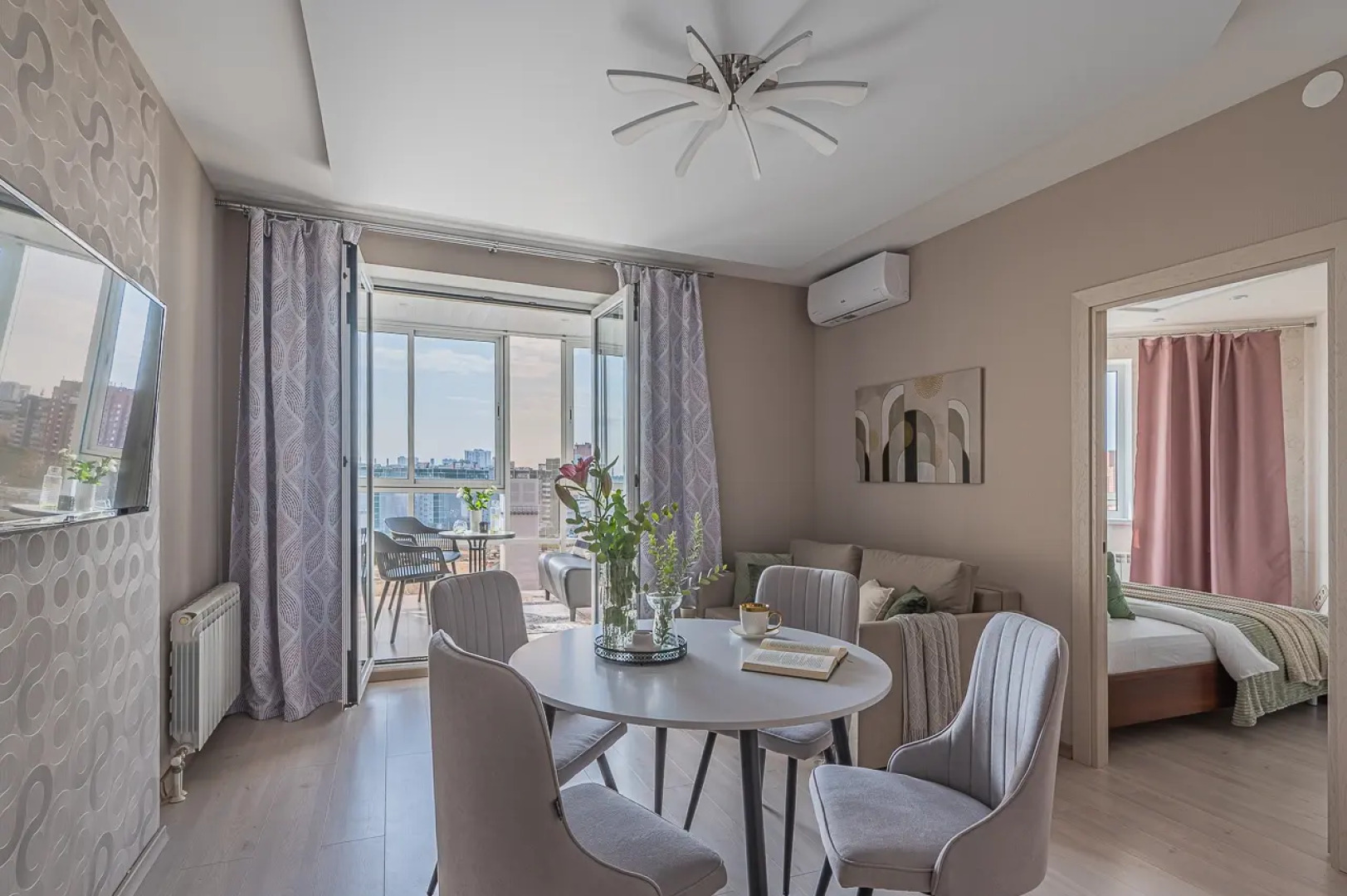 Квартира премиум класса с джакузи, сауной и панорамным видом