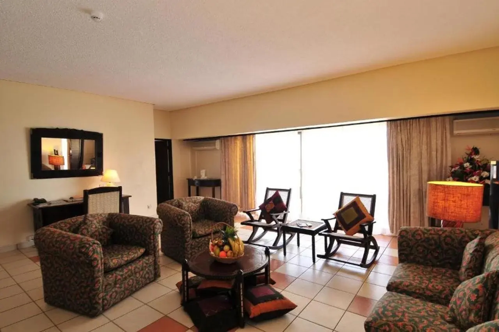 Курортный отель Mombasa Continental Resort