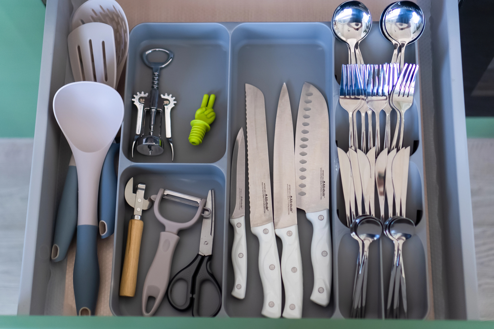 Частный Дом с Бассейном Мансардой и Видом на Горы