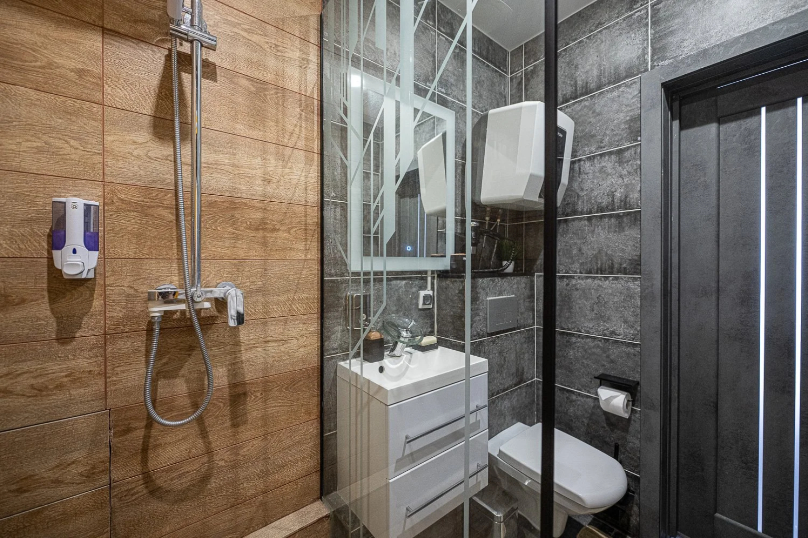 Апартаменты Пять Звёзд у Спорткомплекса Имени Елесиной