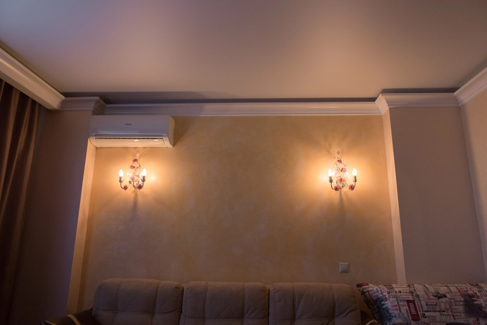 Bulvar 60-Letiya Pobedyi 10 Apartments