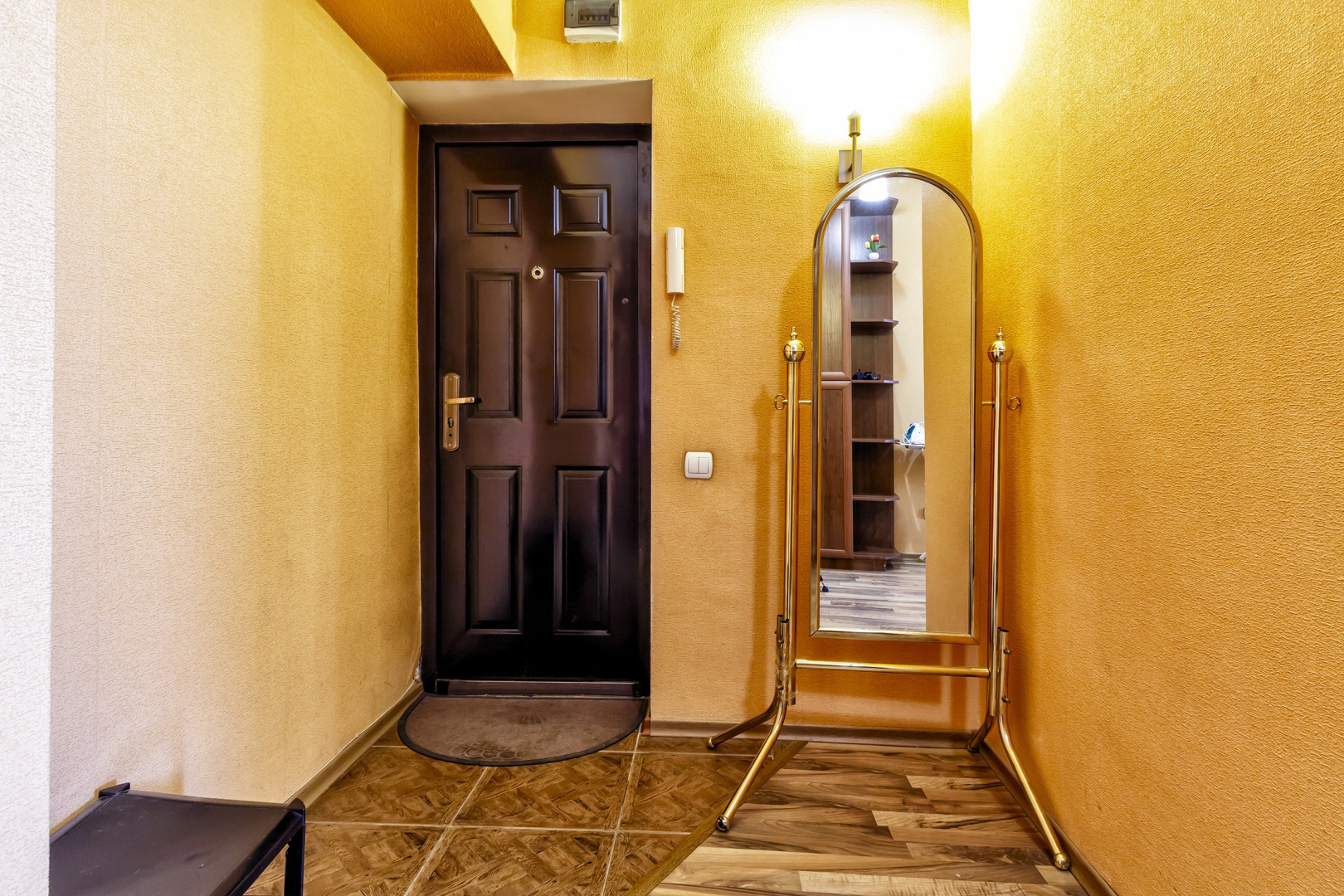 Апартаменты 05. Самый центр. Вид на город и горы. Идеально для командированных и туристов.