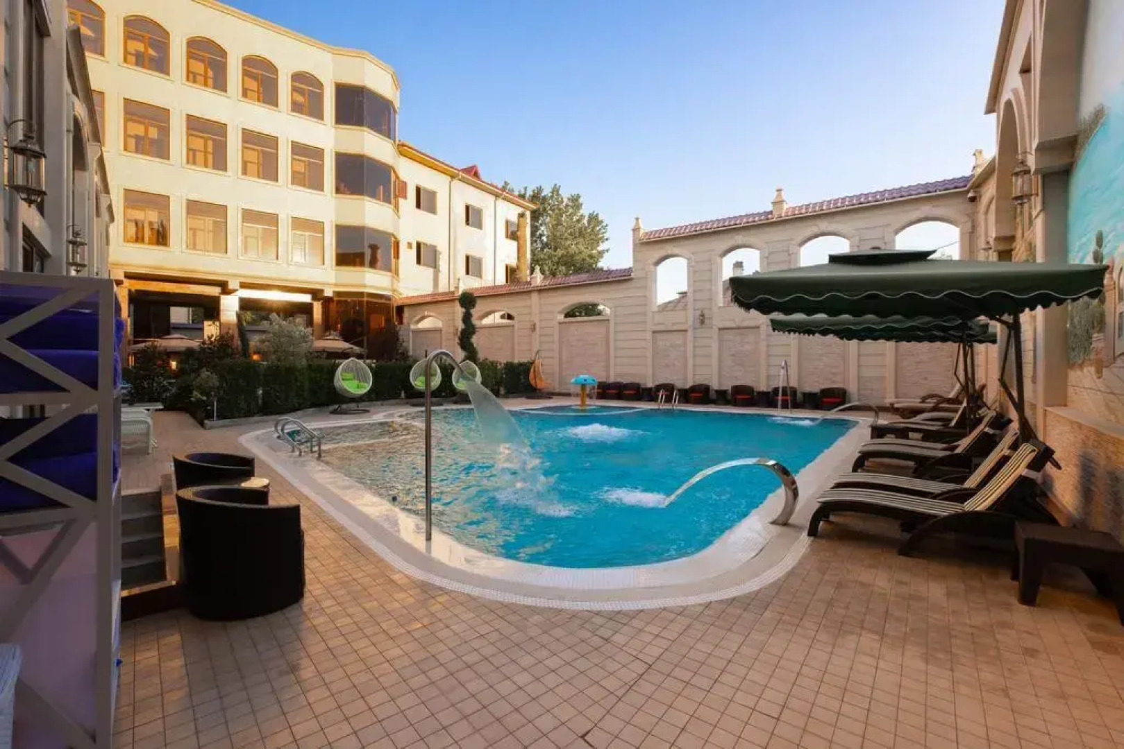 Отель Dilimah Premium Luxury