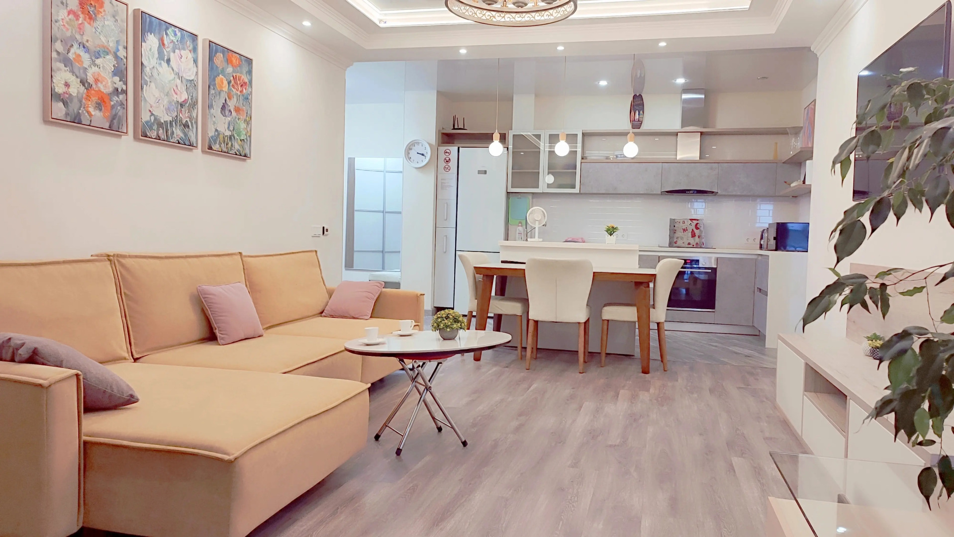 Апартаменты Шикарные В центре с видом на Золотой мост и Русский мост