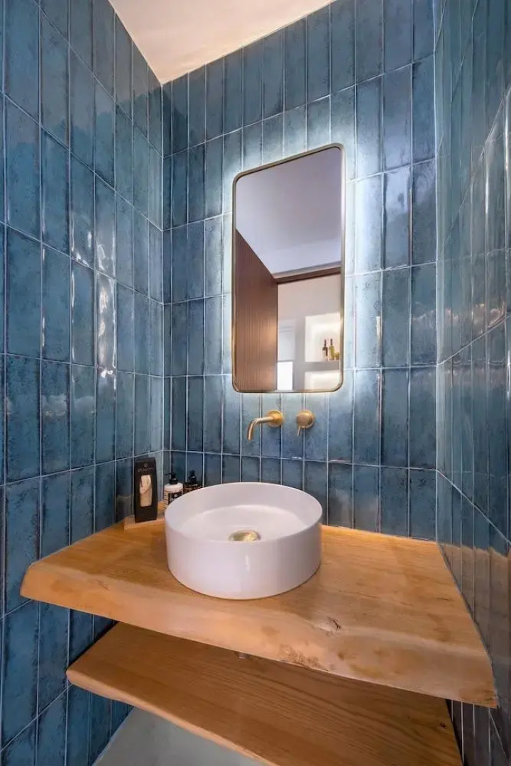 Отель Legendary Suites