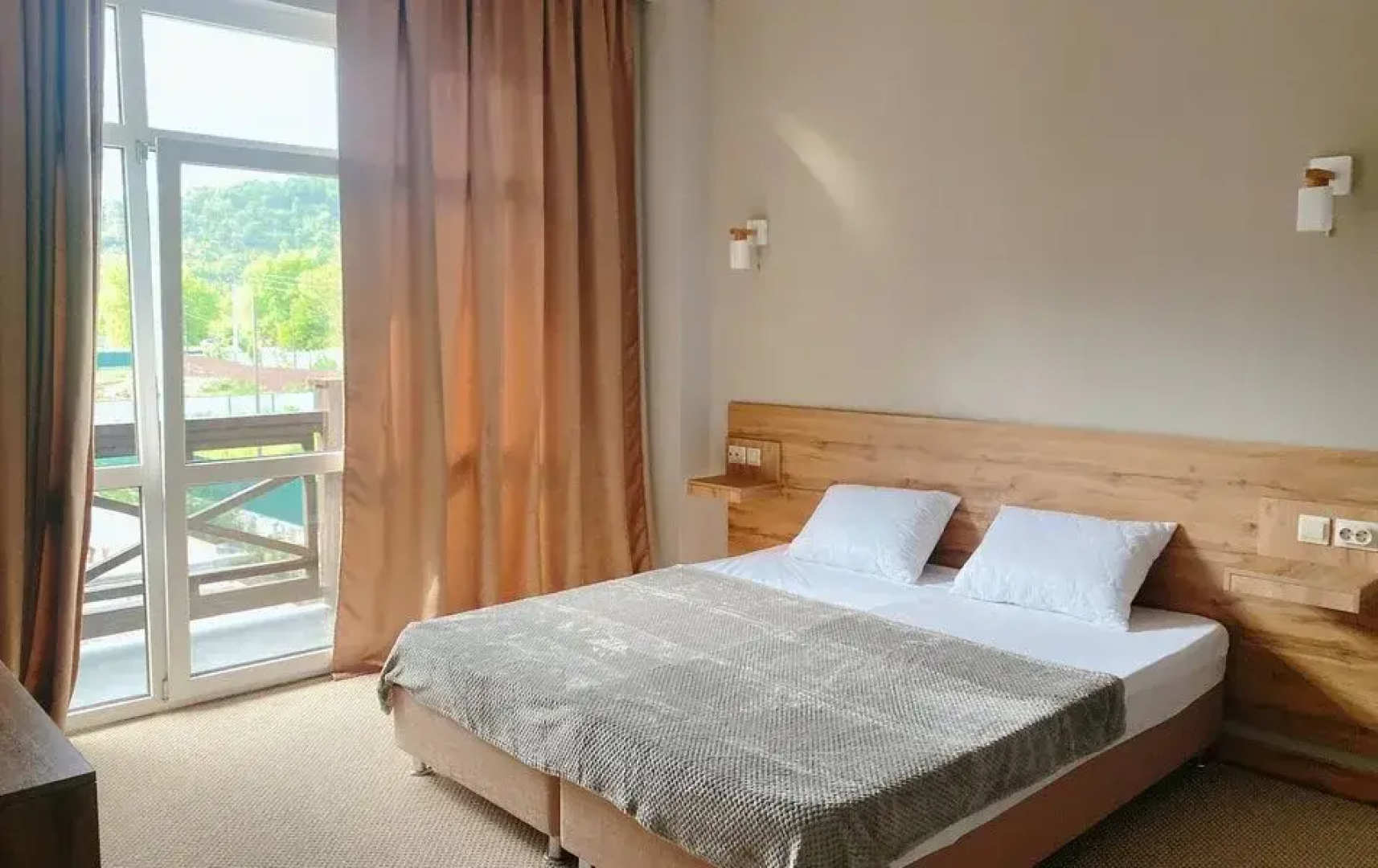 Отель Глория