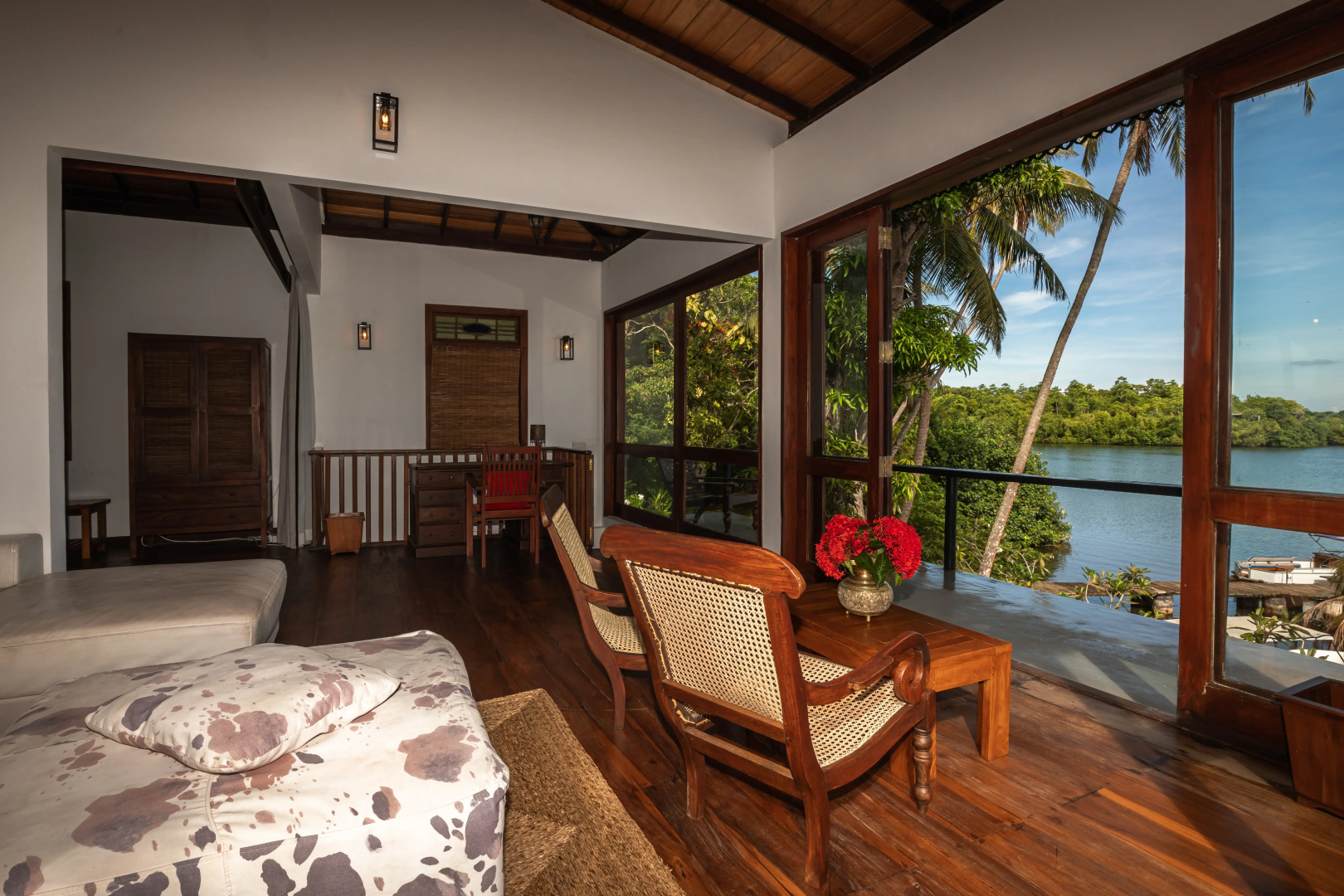 Вилла South Point Cottage 3 bedrooms Lake front