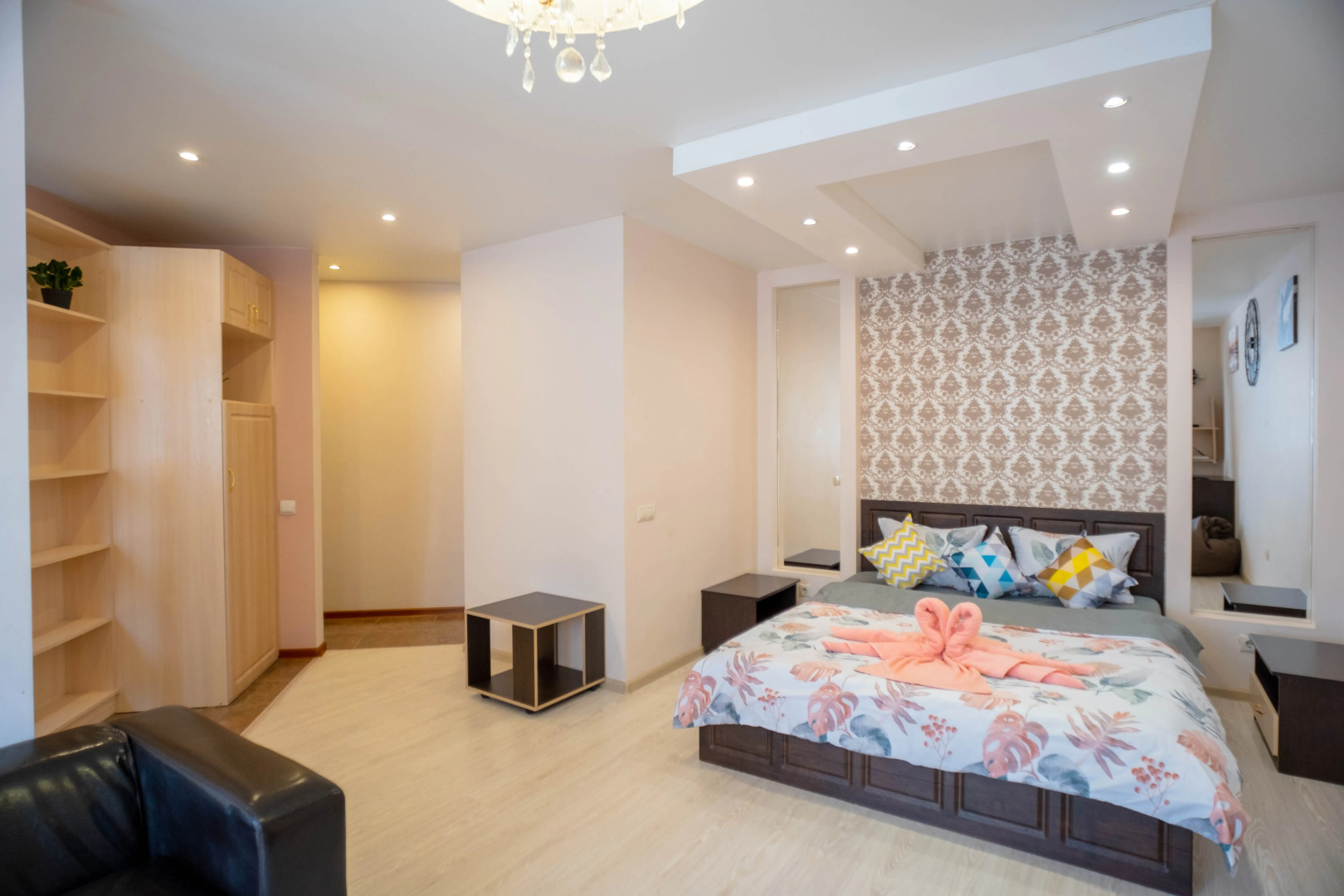 Апартаменты студия с светлым ремонтом в новом доме