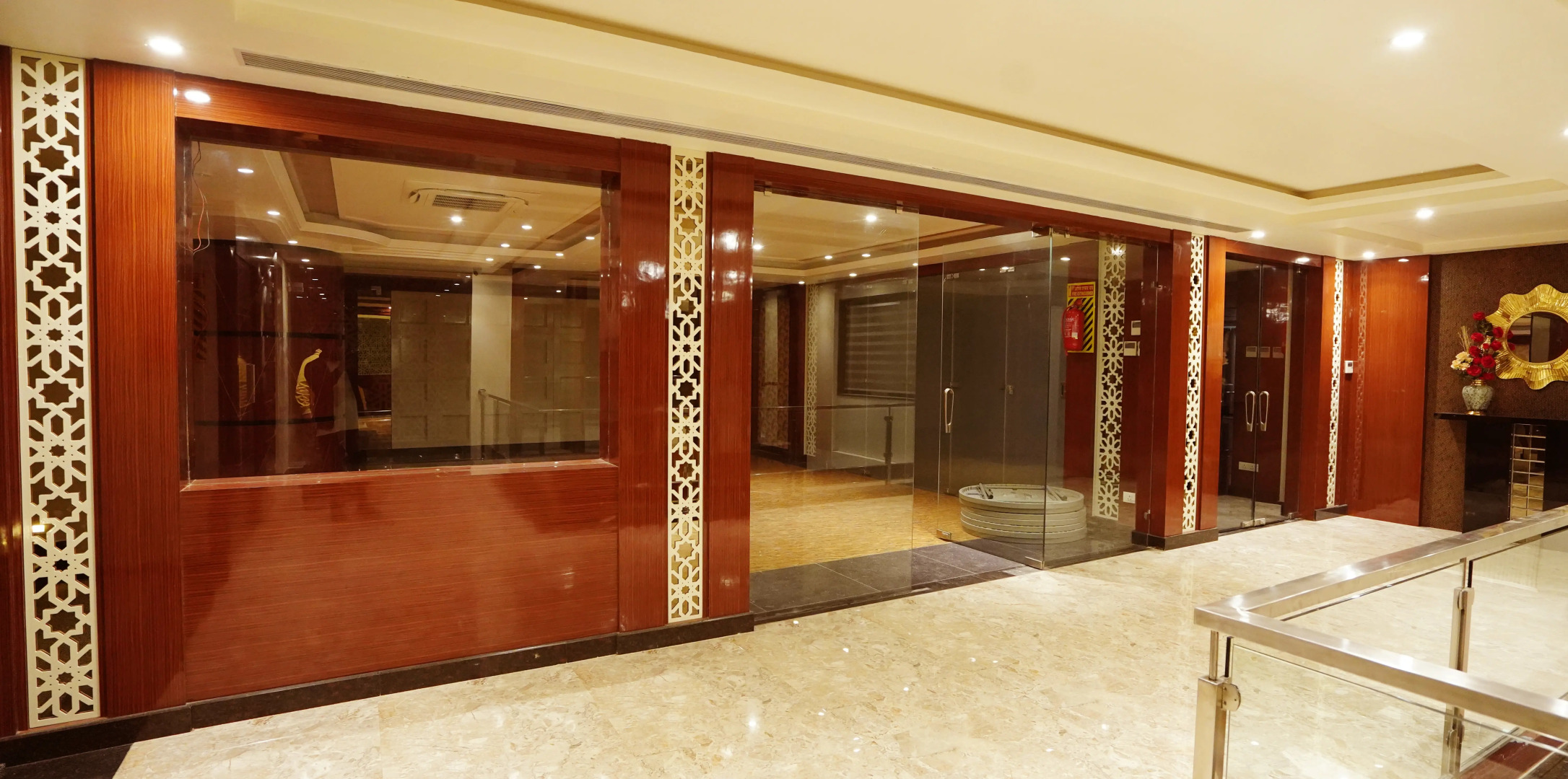 Отель Maplewood Premier