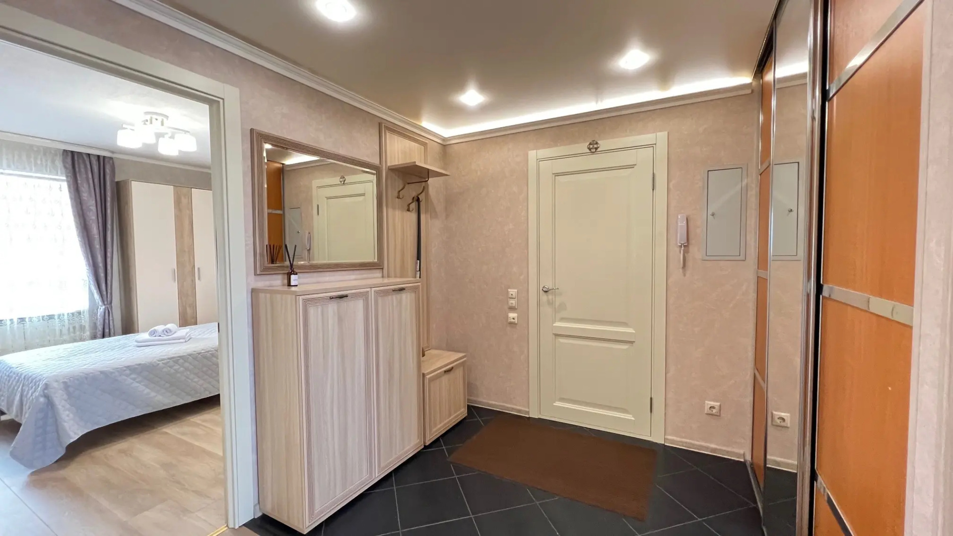 Квартира на набережной с видом на залив