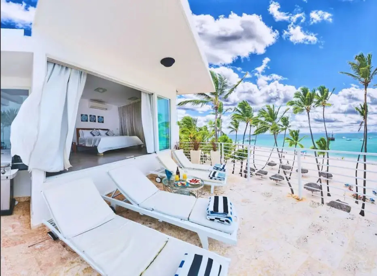 Апартаменты Stunning Ocean View Unique Beach