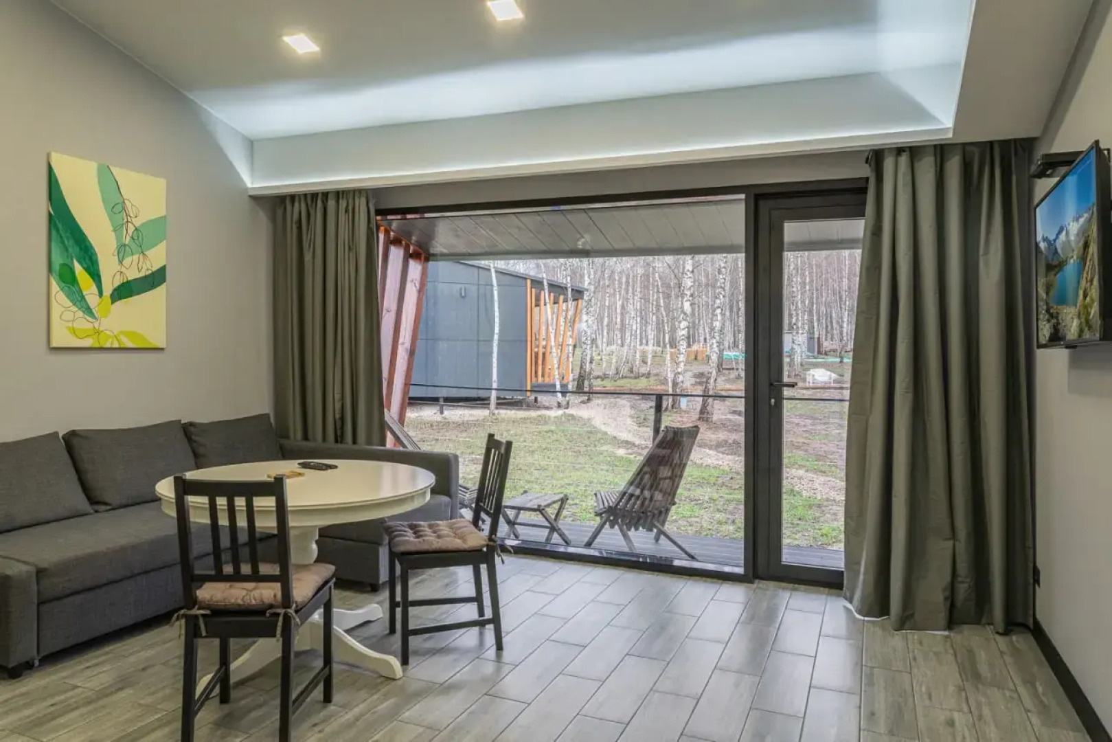 Отель Шепот