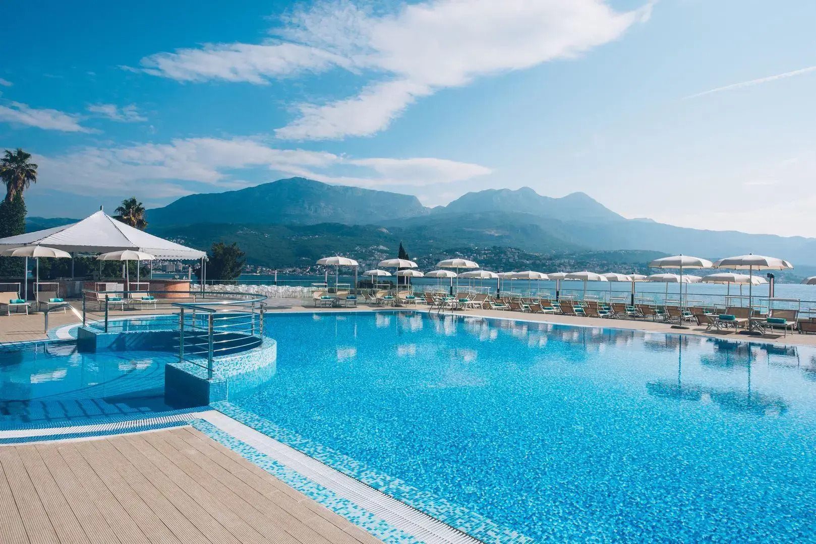 Отель Iberostar Herceg Novi