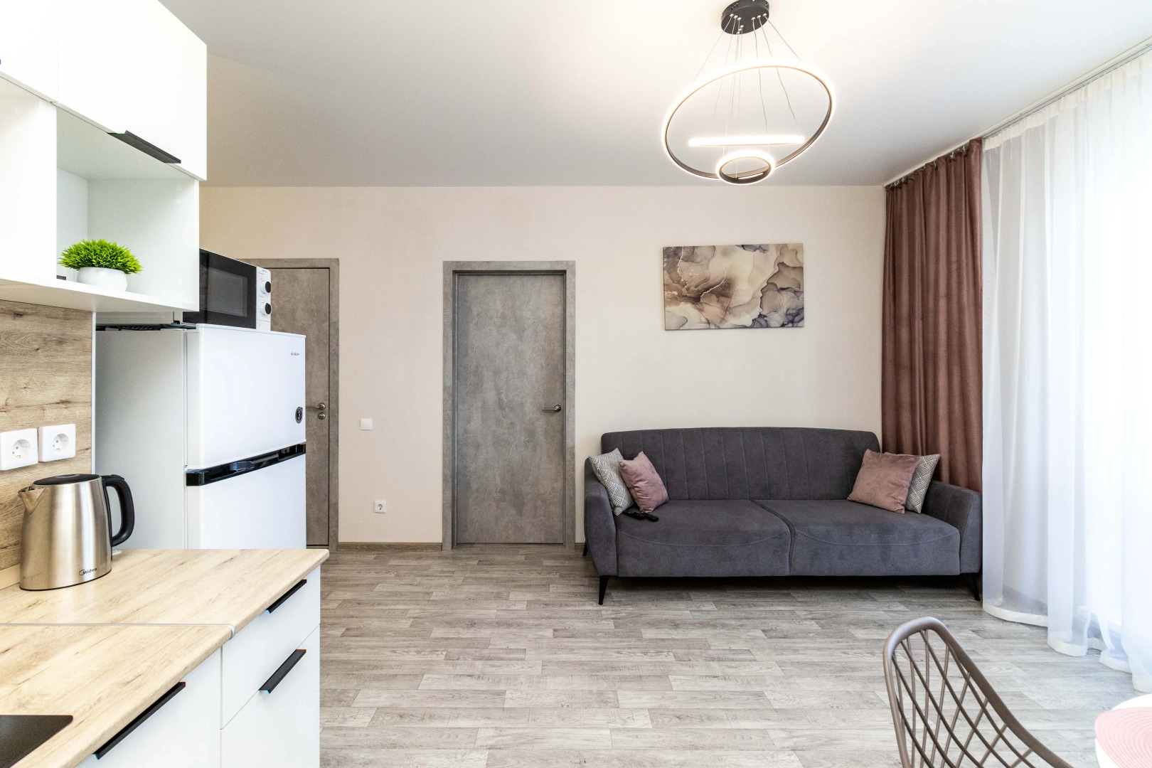 Квартира комфортные Ивана Захарова 18/2