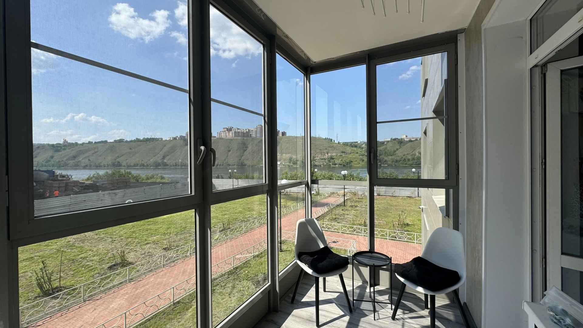 Квартира Стильная студия на Лесников 51