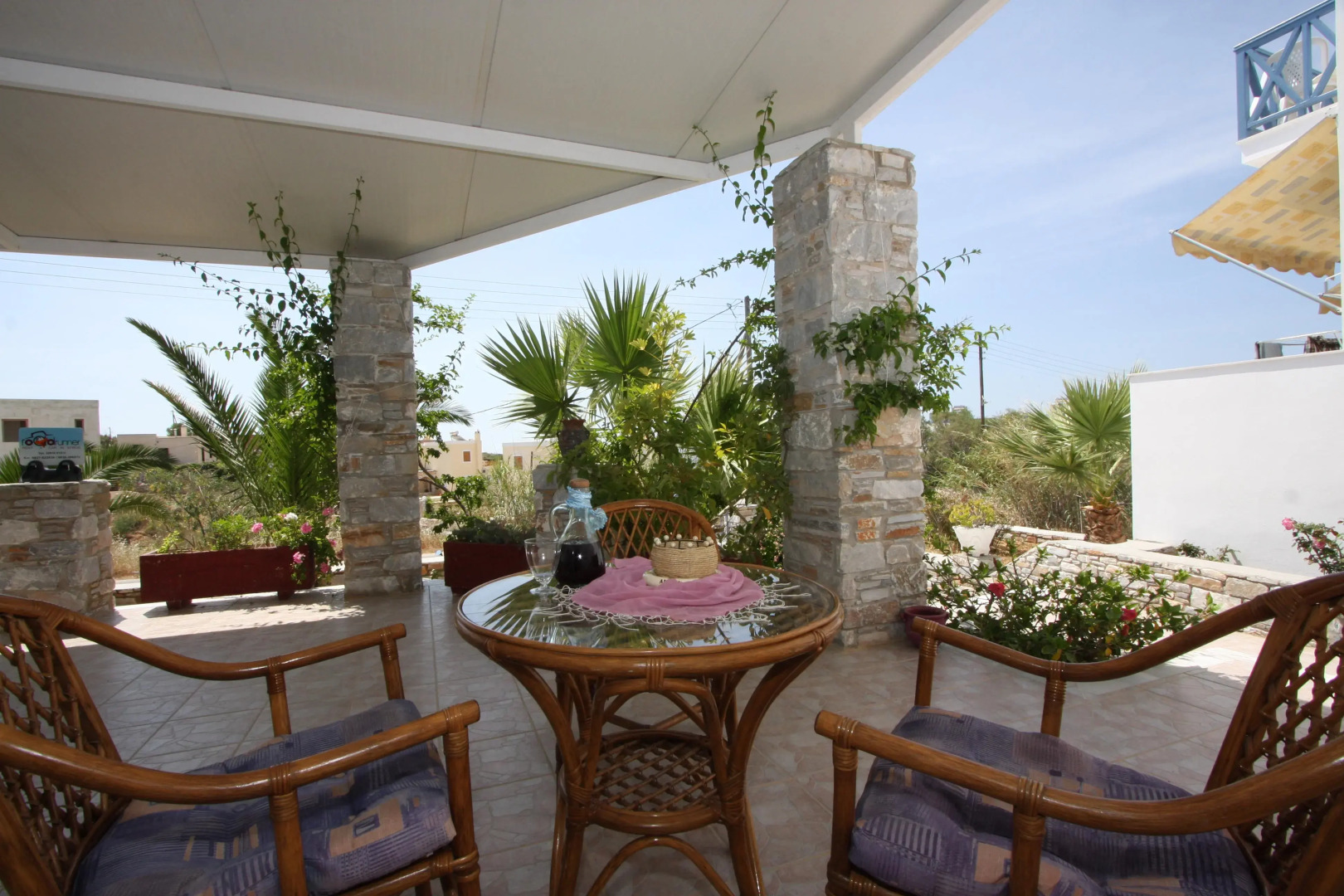 Апартаменты Manos