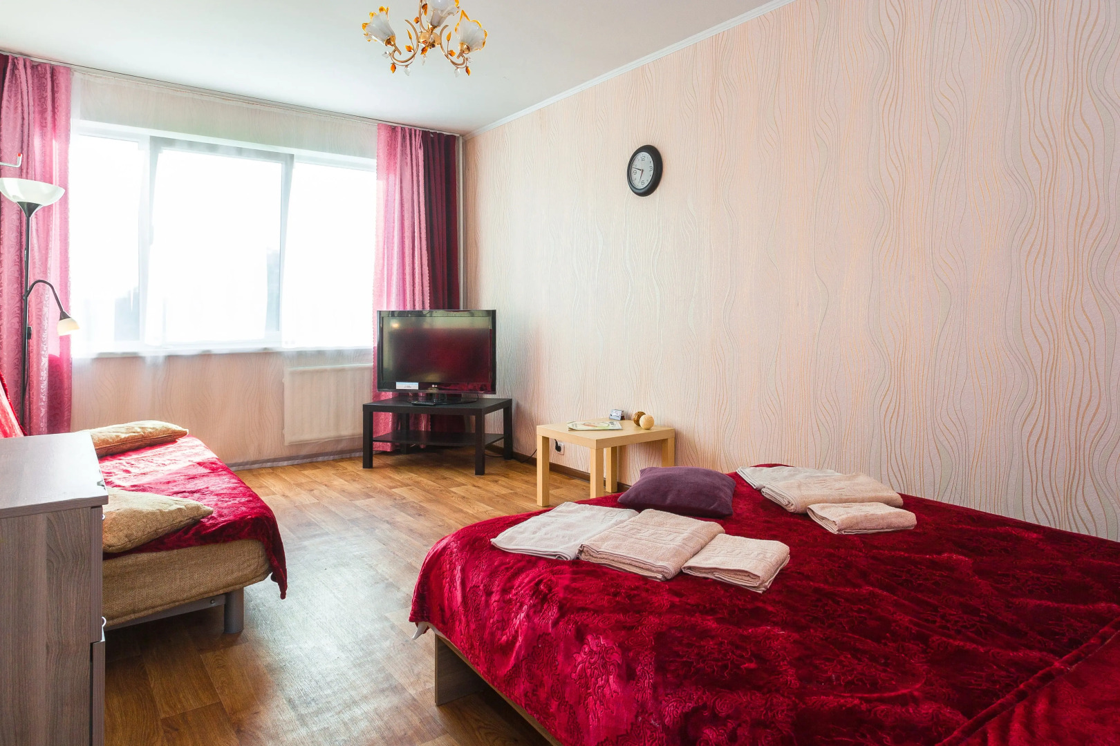 Апартаменты 1 шаг на Белы Куна 13