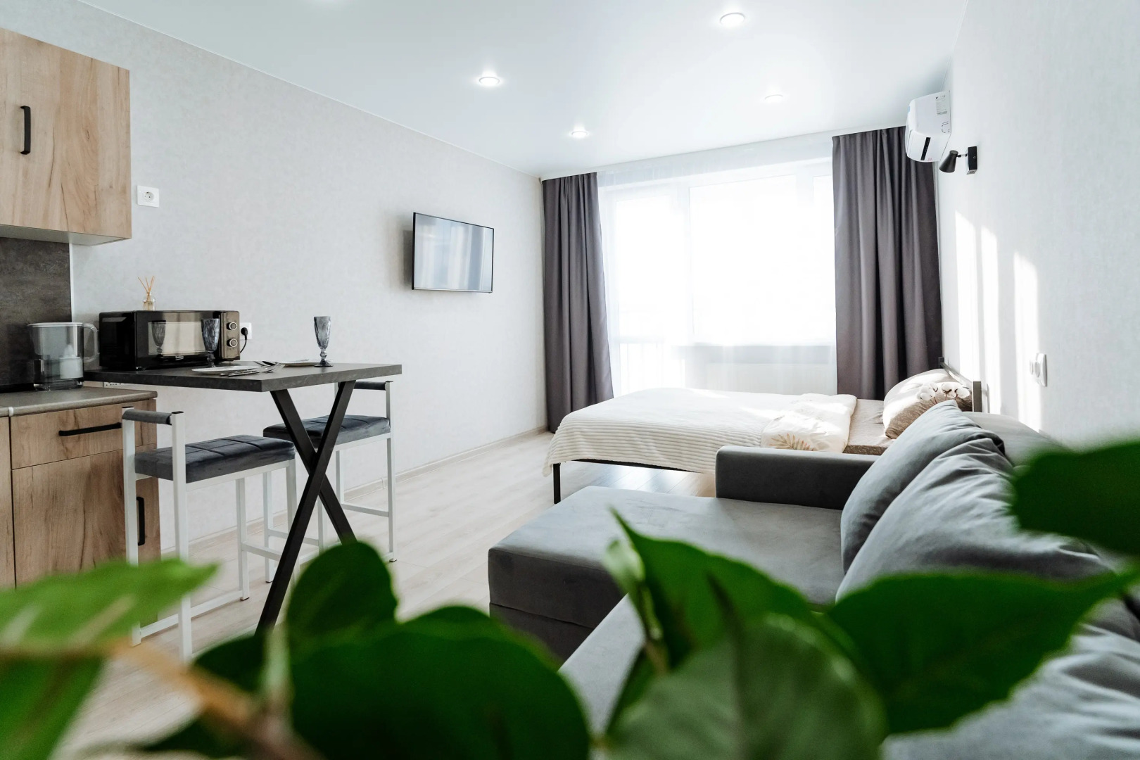 Квартира Современная студия на Комсомольской