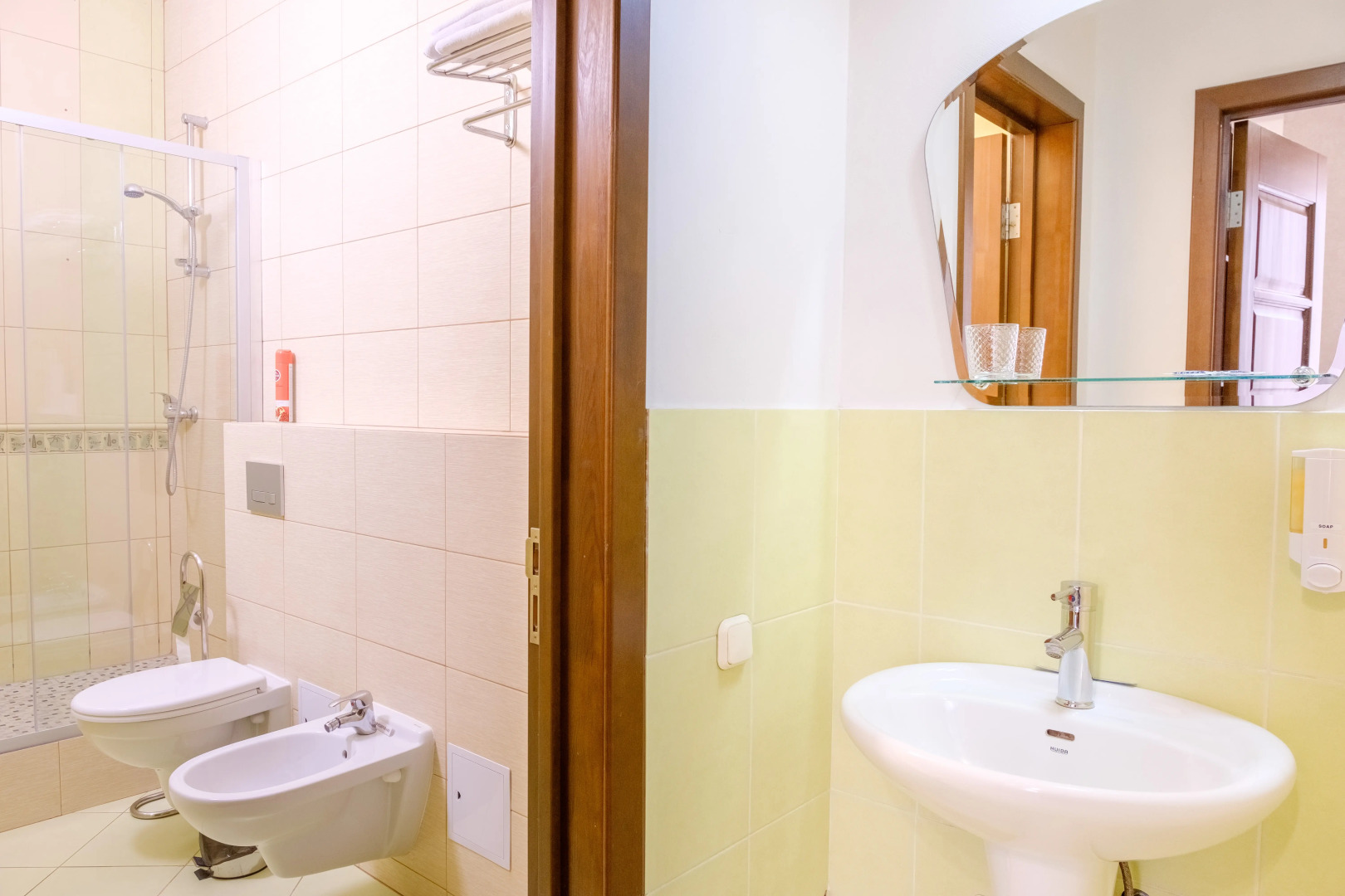 Отель Славия