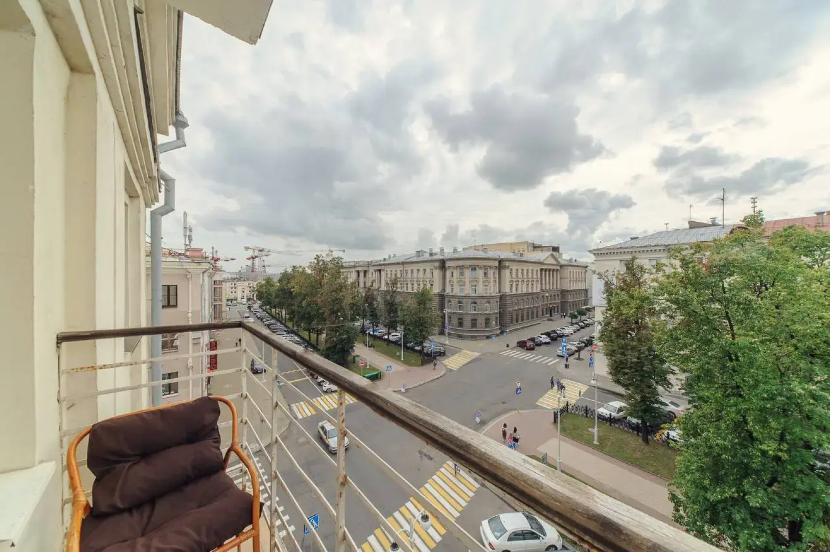 Апартаменты 3-комнатные HomeApart К.Маркса, 25