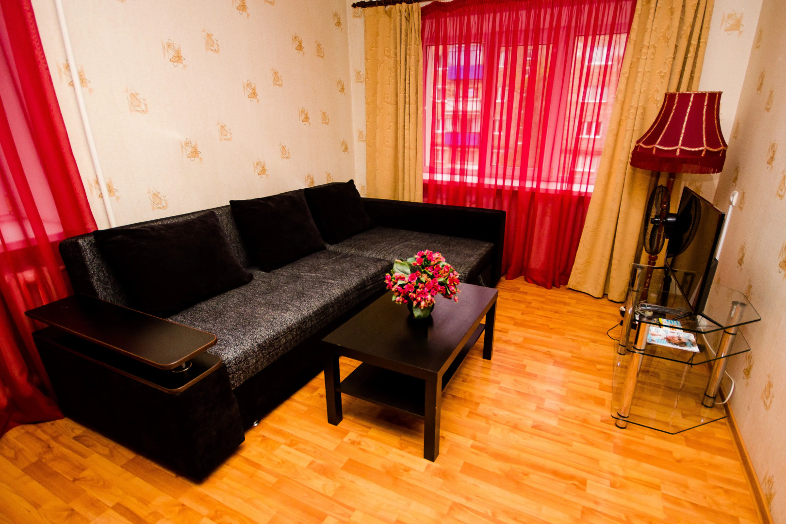 Апартаменты Квартирный Вопрос на Худайбердина 126