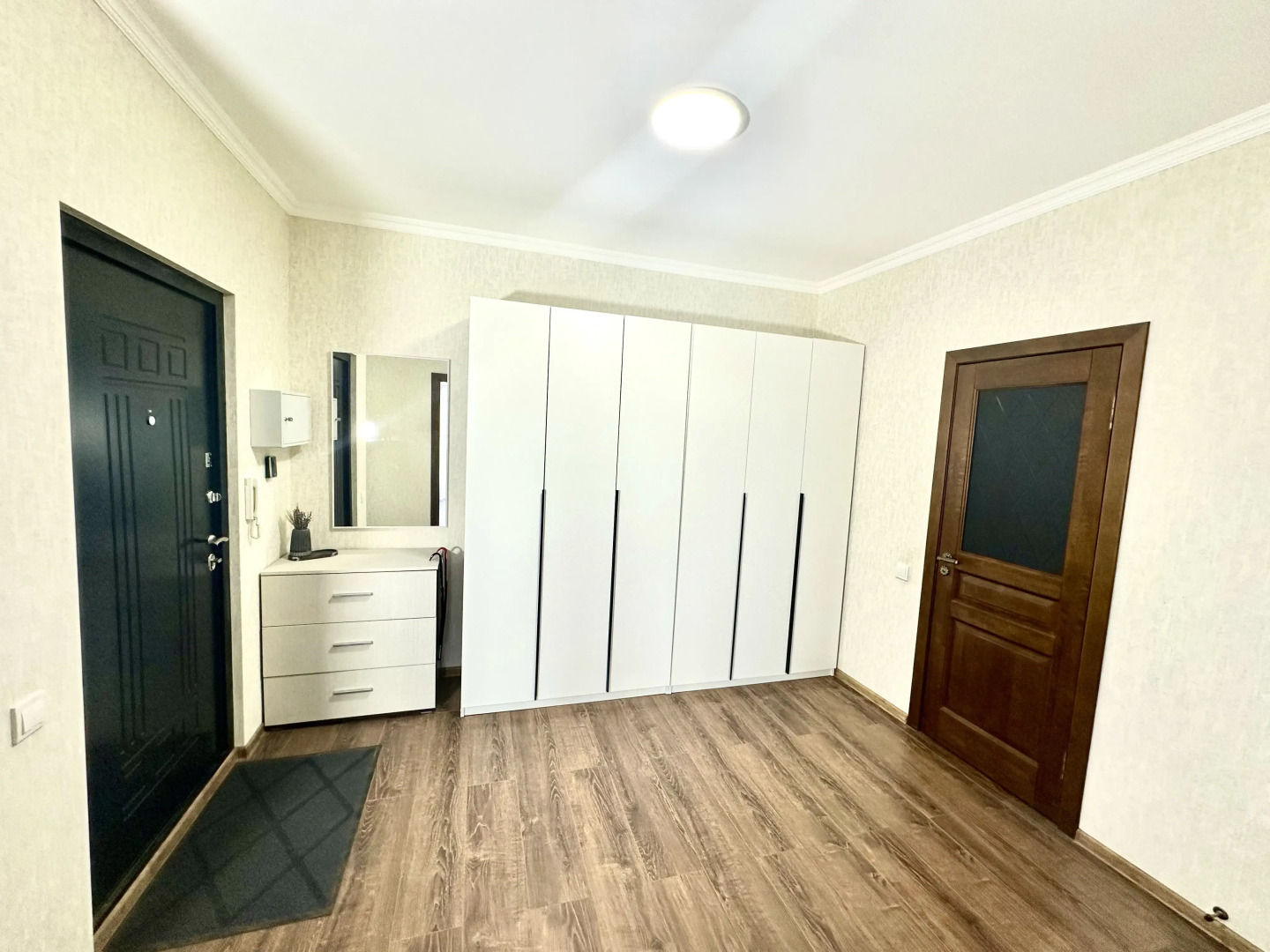 Квартира Самоцветы 3-комнатная