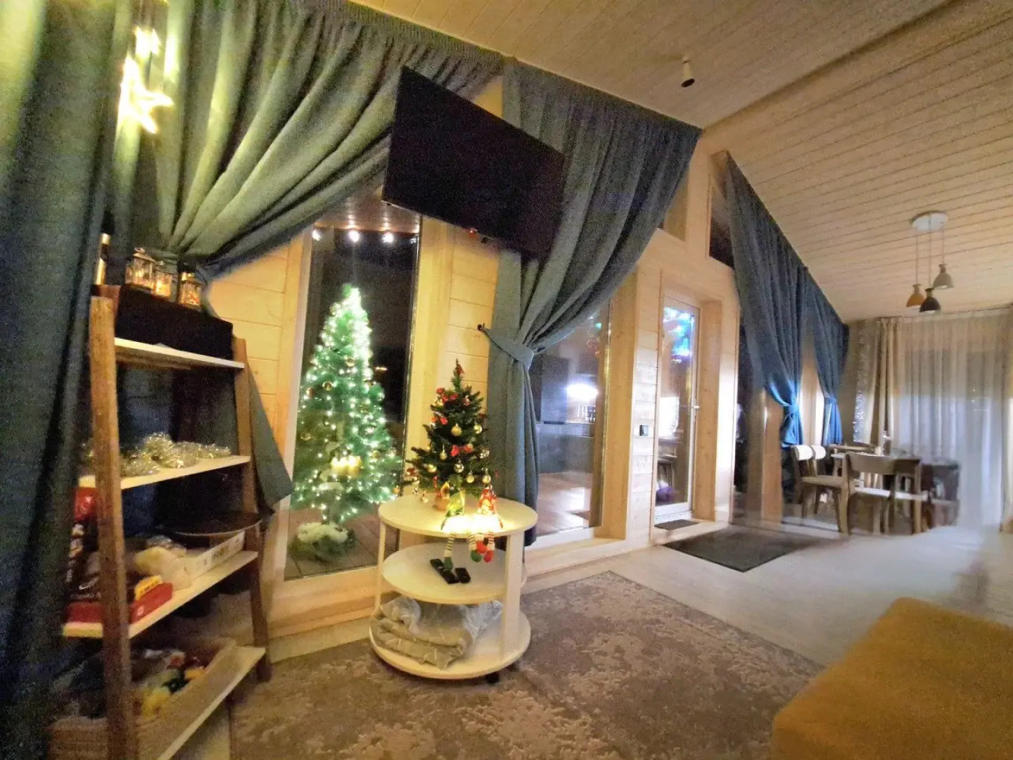 Частный дом для отдыха с гриль-мангалом, костровой и батутом