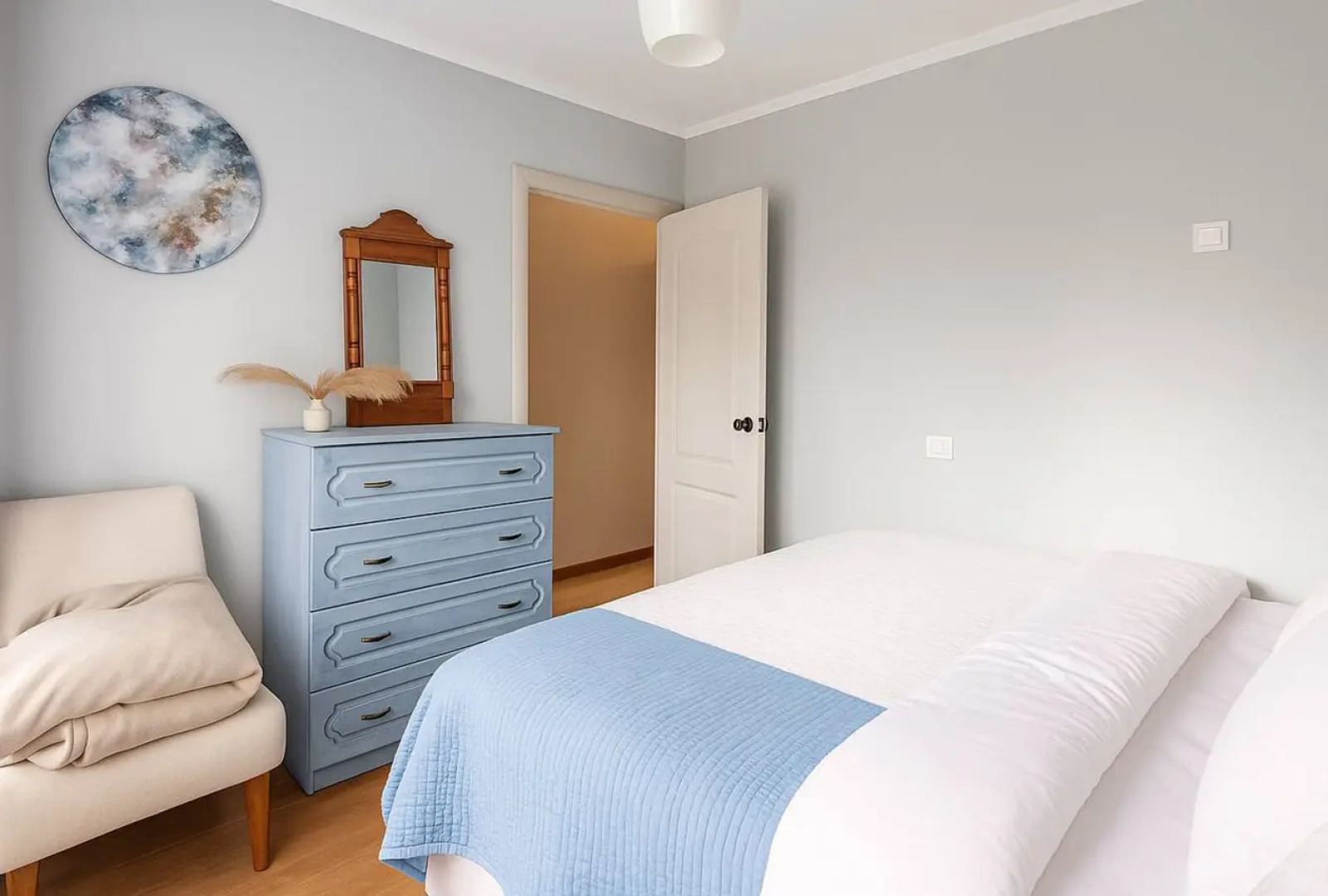 Апартаменты рядом с набережной от компании v-Gosti