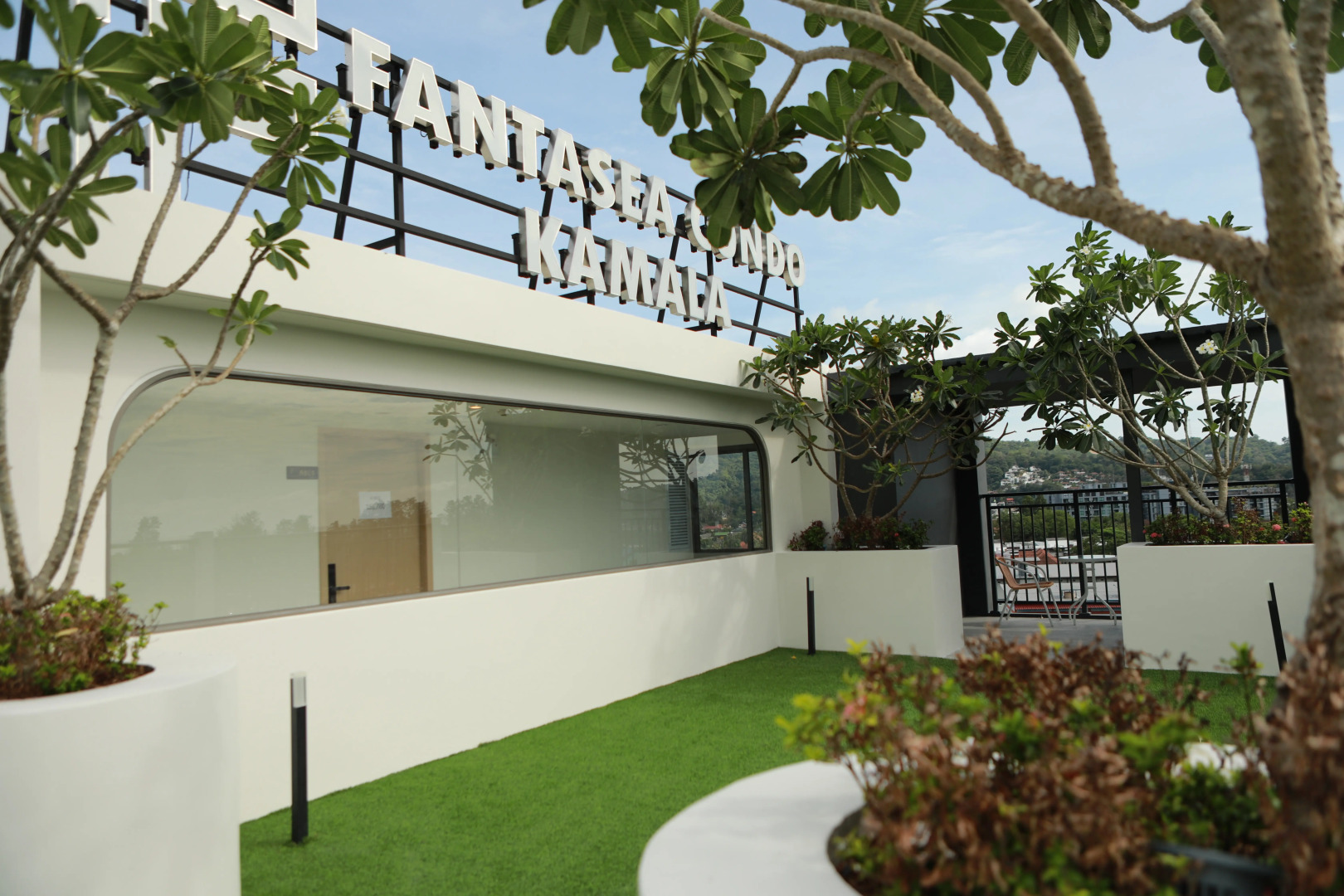 Квартира Просторная однушка у моря с бассейном и WiFi 500 мбит/с