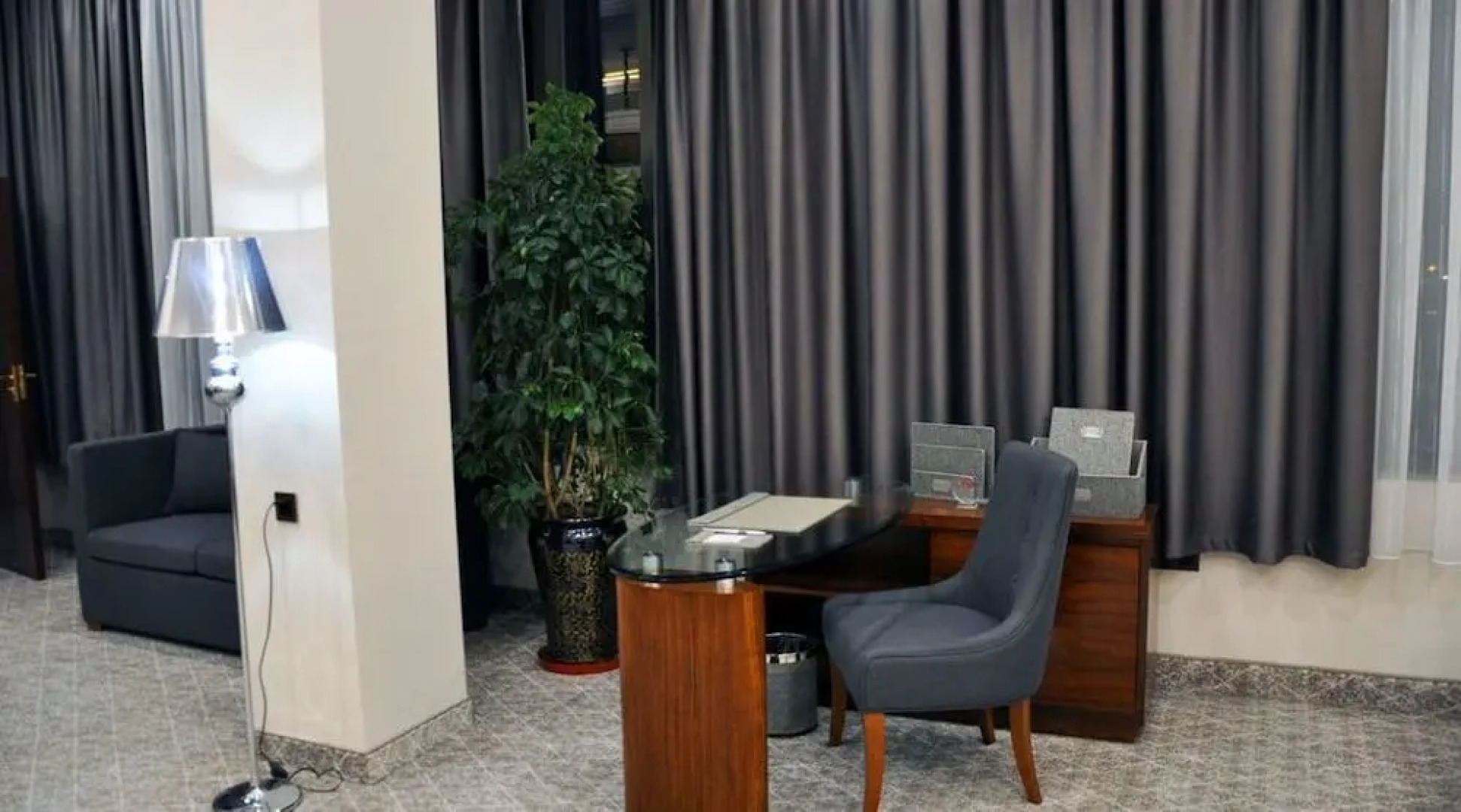 Parliament Palace Hotel