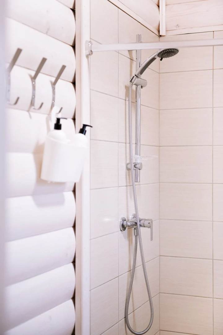 Частный дом у реки