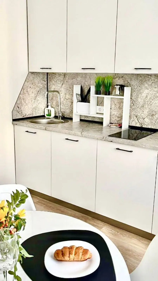 Квартира Однокомнатная Рядом с ЛА Трактор и Красивым Видом на Собор