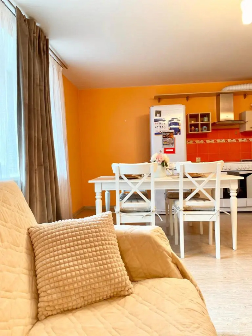 Апартаменты Сапфир с закрытым двором, рядом с ТЦ Остров, Мать и дитя